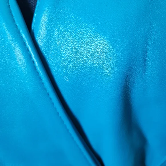1980s teal blue leather jacket and pencil skirt, 3 piece suit set - Picture 10 of 16
